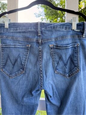 MOTHER Medium Blue Cropped Jeans with M-Stitched Back Pockets